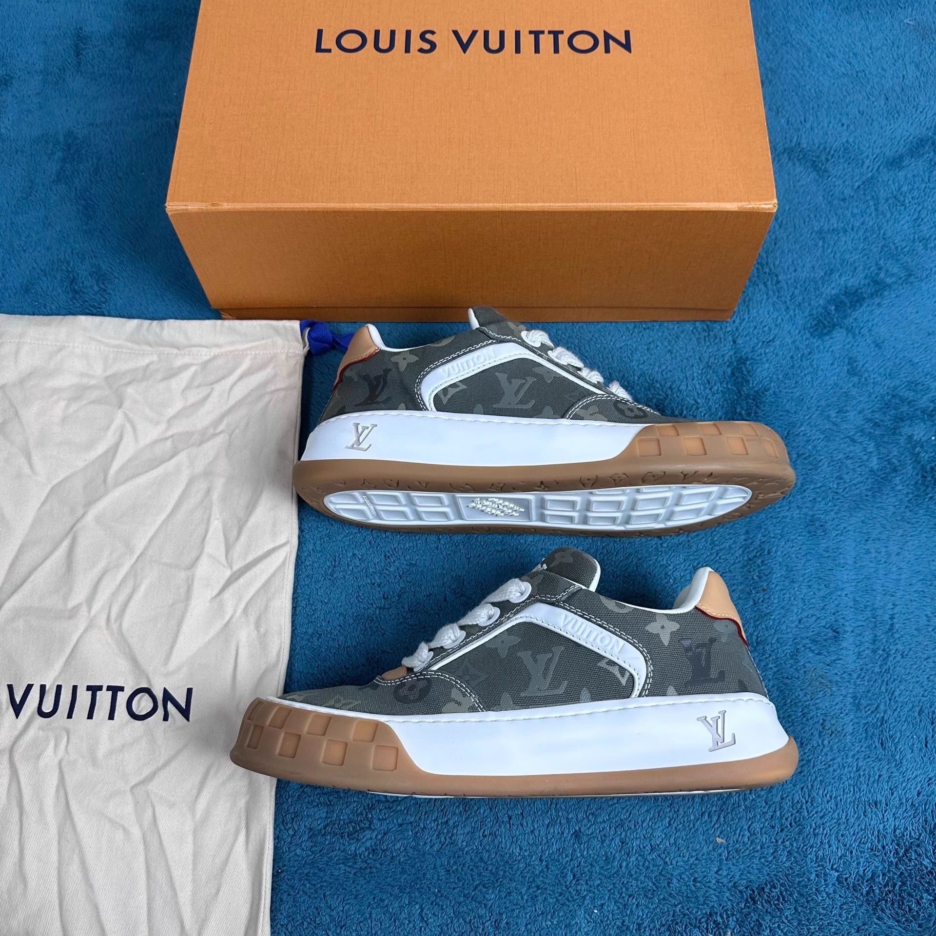 Louis Vuitton LV Canvas & Leather Low Top Sneaker Green US7.5/41.5 Size US 7.5 / EU 40-41 - 2 Thumbnail