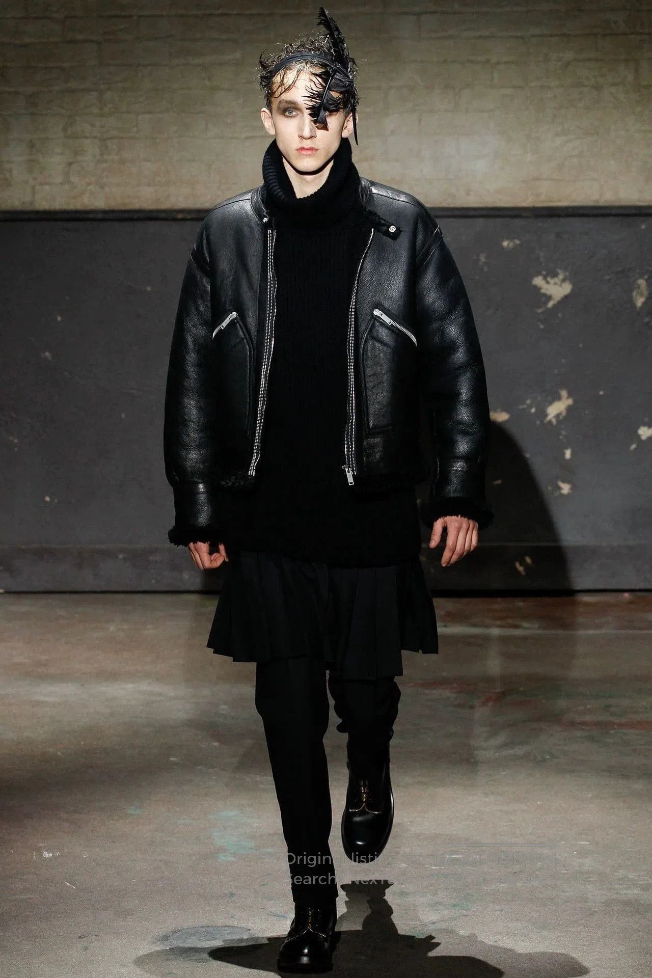 Alexander McQueen Black er Jacket with Zip Front and Ribbed Trim. Size US M / EU 48-50 / 2 - 7 Thumbnail