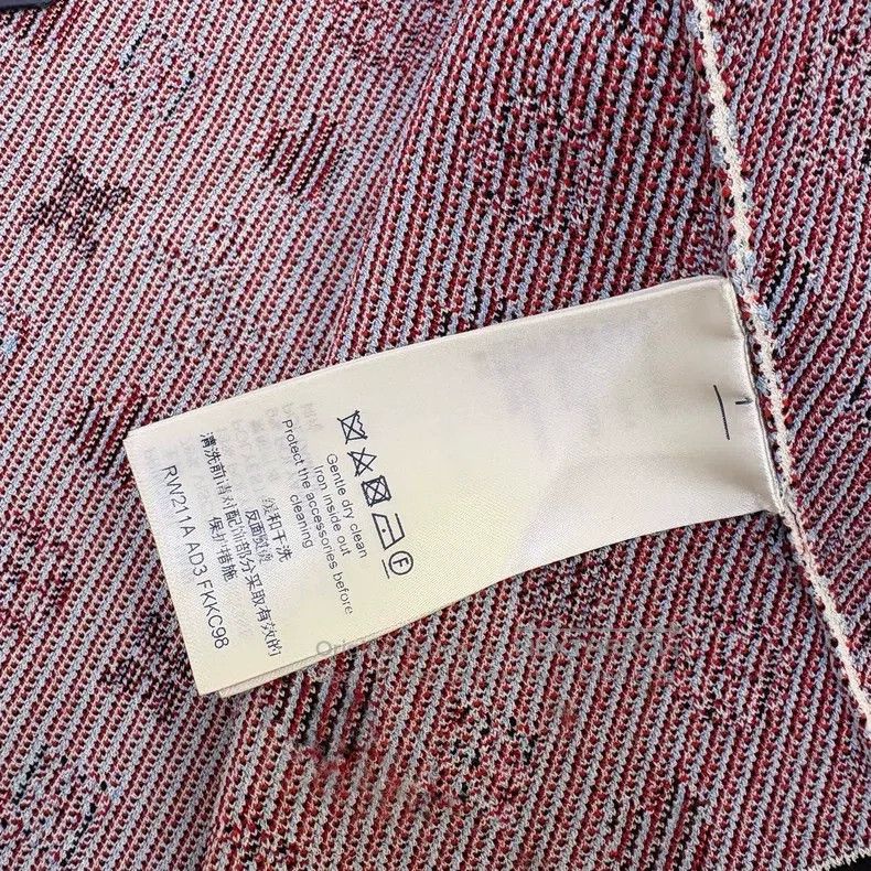 Louis Vuitton Louis Vuitton White full logo playing card mulberry silk n Size S / US 4 / IT 40 - 8 Thumbnail