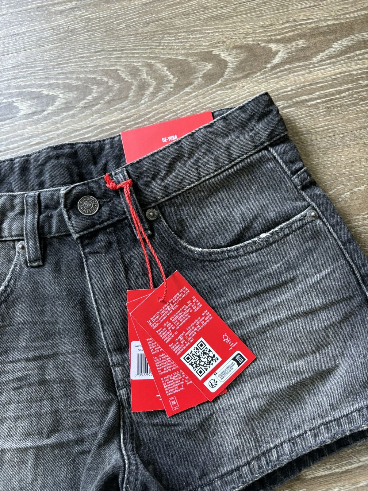 Diesel × Japanese Brand Crazy Y2K Diesel Industry Black Denim Shorts W 26 Size 26" / US 2 / IT 38 - 4 Thumbnail