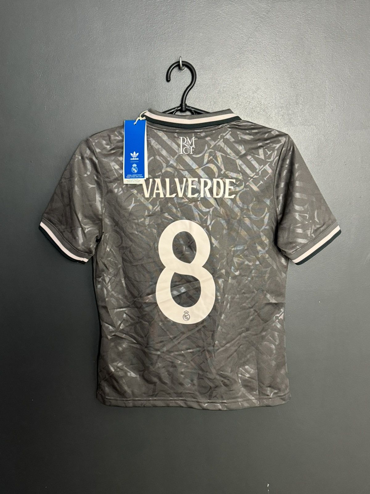 Adidas KIDS New Real Madrid 24/25 Third Valverde Football Jersey Size US XS / EU 42 / 0 - 1 Thumbnail