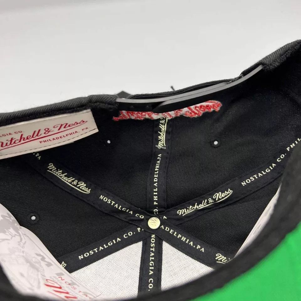 Mitchell & Ness Air Jordan x Chicago Bulls Hat Men Mitchell & Ness Snap Back Size ONE SIZE - 6 Thumbnail