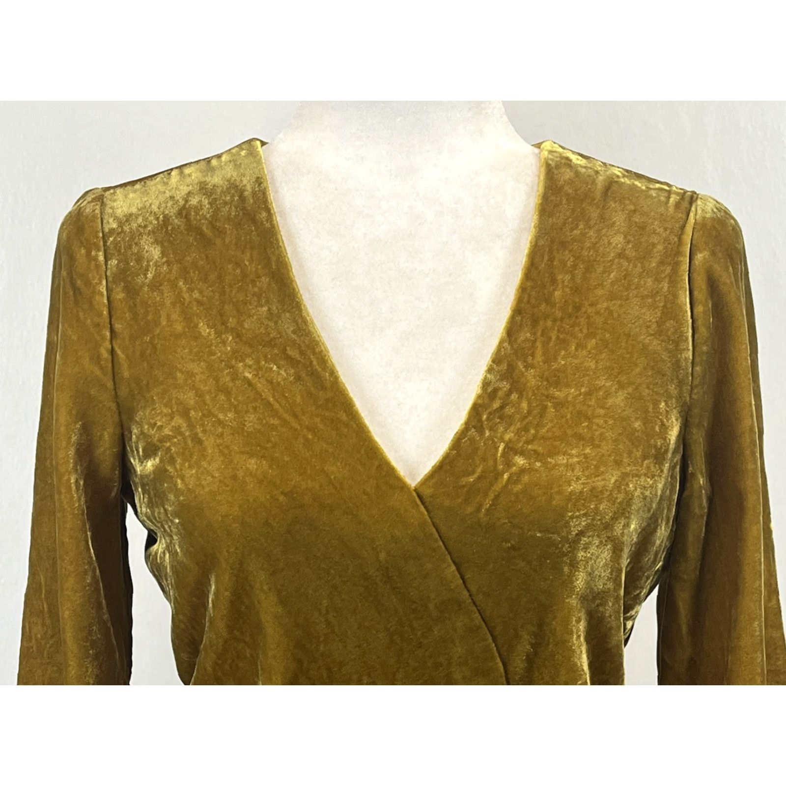 J.Crew J.CREW Velvet Faux Wrap Blouse Gold Adult Size 0 Long Sleeve V-Neck Womens Size XS / US 0-2 / IT 36-38 - 5 Thumbnail