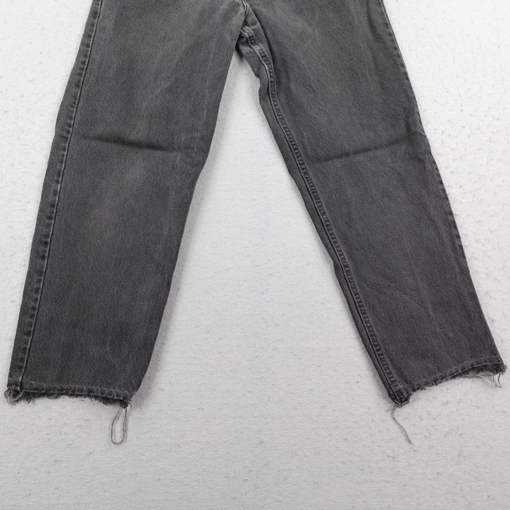 Levi's VINTAGE Levi's 550 Jeans Mens Straight Denim 32x34 90s Made USA Black Charcoal Wash Distressed Hems Mens Size US 32 / EU 48 - 3 Thumbnail