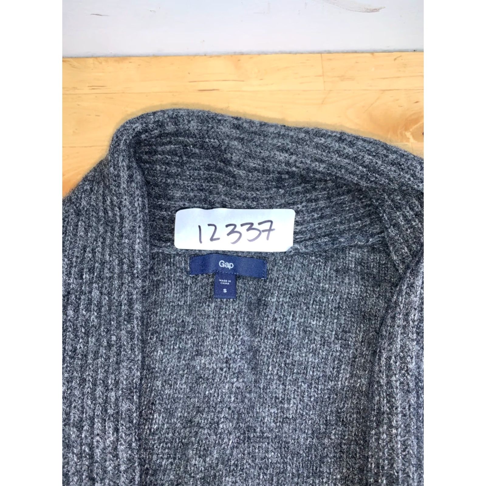 Gap GAP Open Front Sweater Cardigan Vest Womens S Gray Sleeveless 12337 Size S / US 4 / IT 40 - 2 Thumbnail