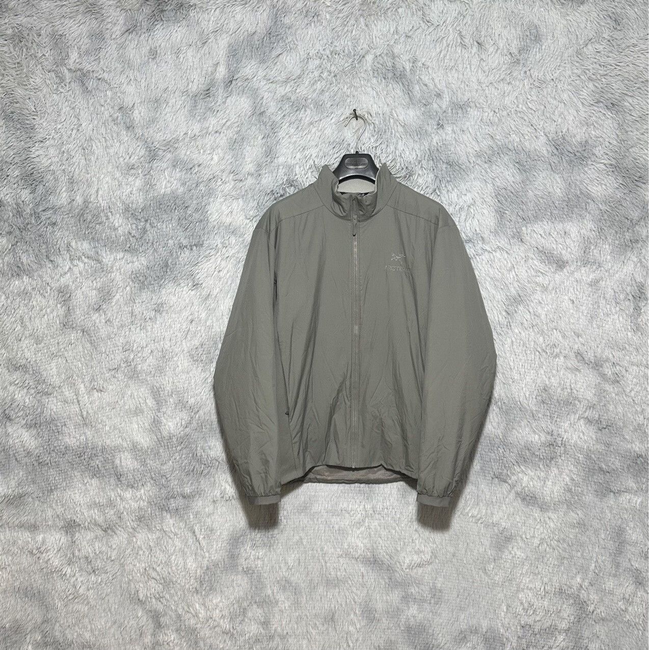 Arc'teryx arcteryx atom lt jacket in space gray Size US L / EU 52-54 / 3 - 1 Thumbnail