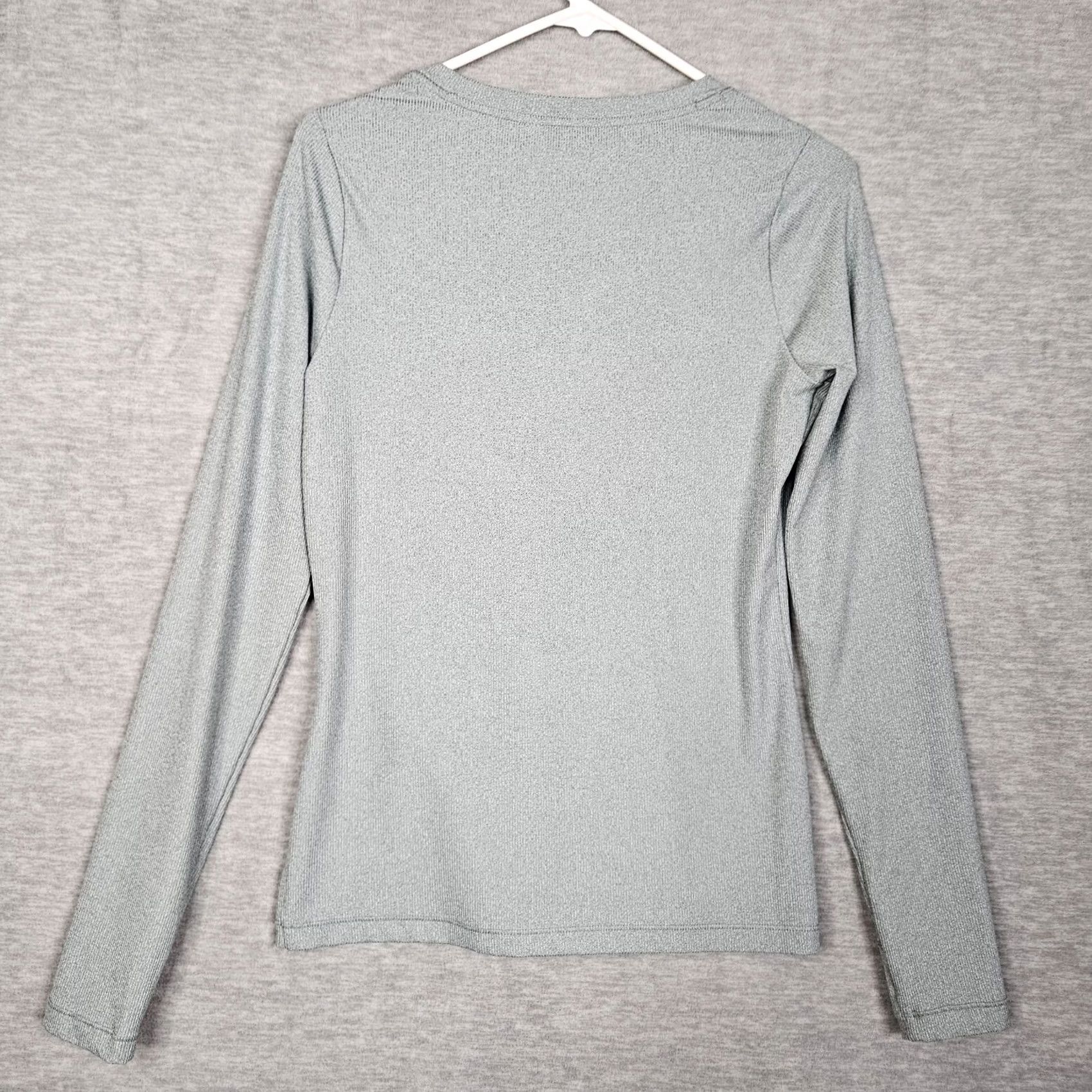Athleta Athleta Uptempo Henley Top Women's Size S Green Blouse Long Sleeve Casual Regular Fit Size S / US 4 / IT 40 - 2 Thumbnail