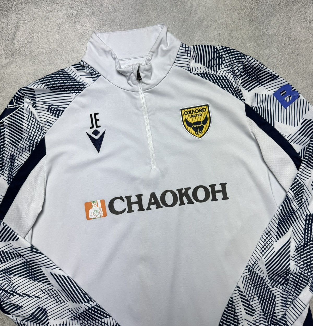 Macron Oxford United 2022 2023 Football Soccer 1/4 Zip Top Macron Size US XL / EU 56 / 4 - 3 Thumbnail