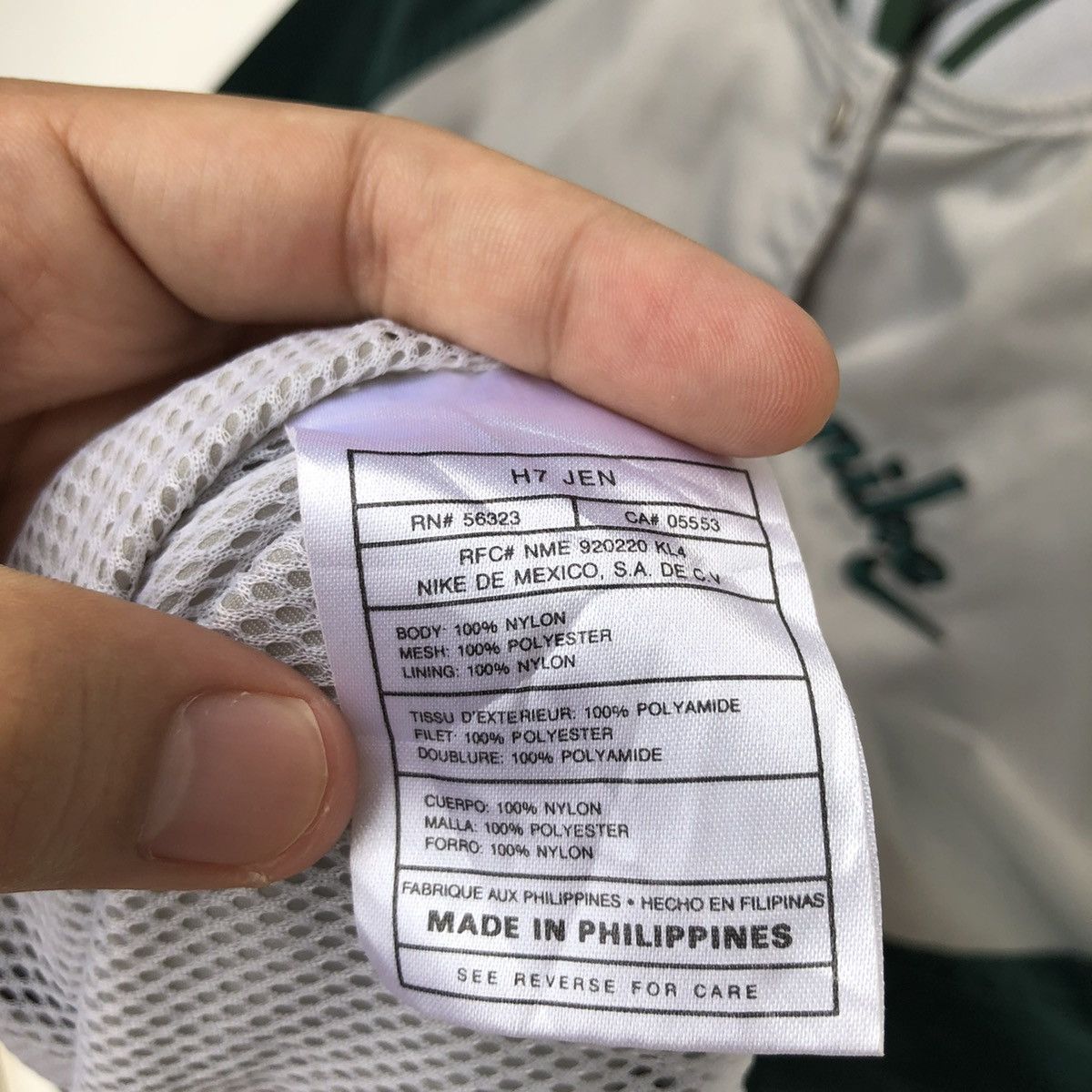 Nike Vintage 90 Nike Swoosh Small Logo Varsity Button Jacket | M Size US M / EU 48-50 / 2 - 5 Thumbnail