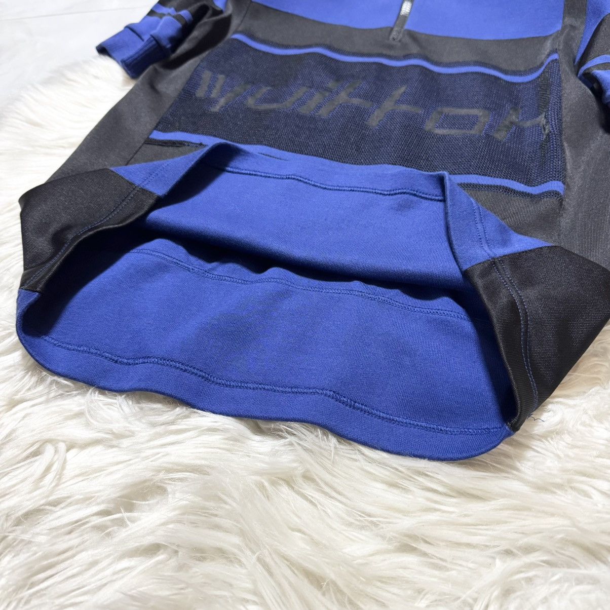 Louis Vuitton Authentic Louis Vuitton half-zip Knit Sweater Polo Shirt Size US S / EU 44-46 / 1 - 5 Thumbnail