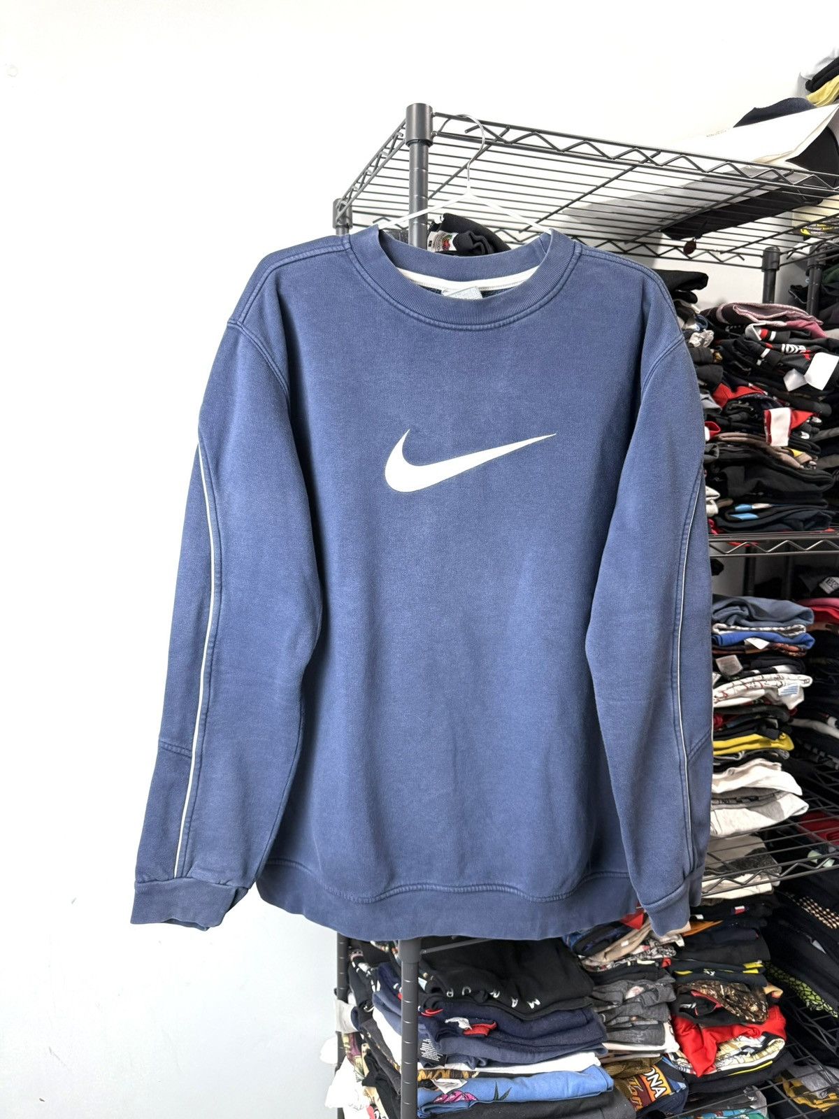 Nike Vintage 00’s Nike Sweatshirt Big Embroidered Logo Hype Size US L / EU 52-54 / 3 - 1 Thumbnail