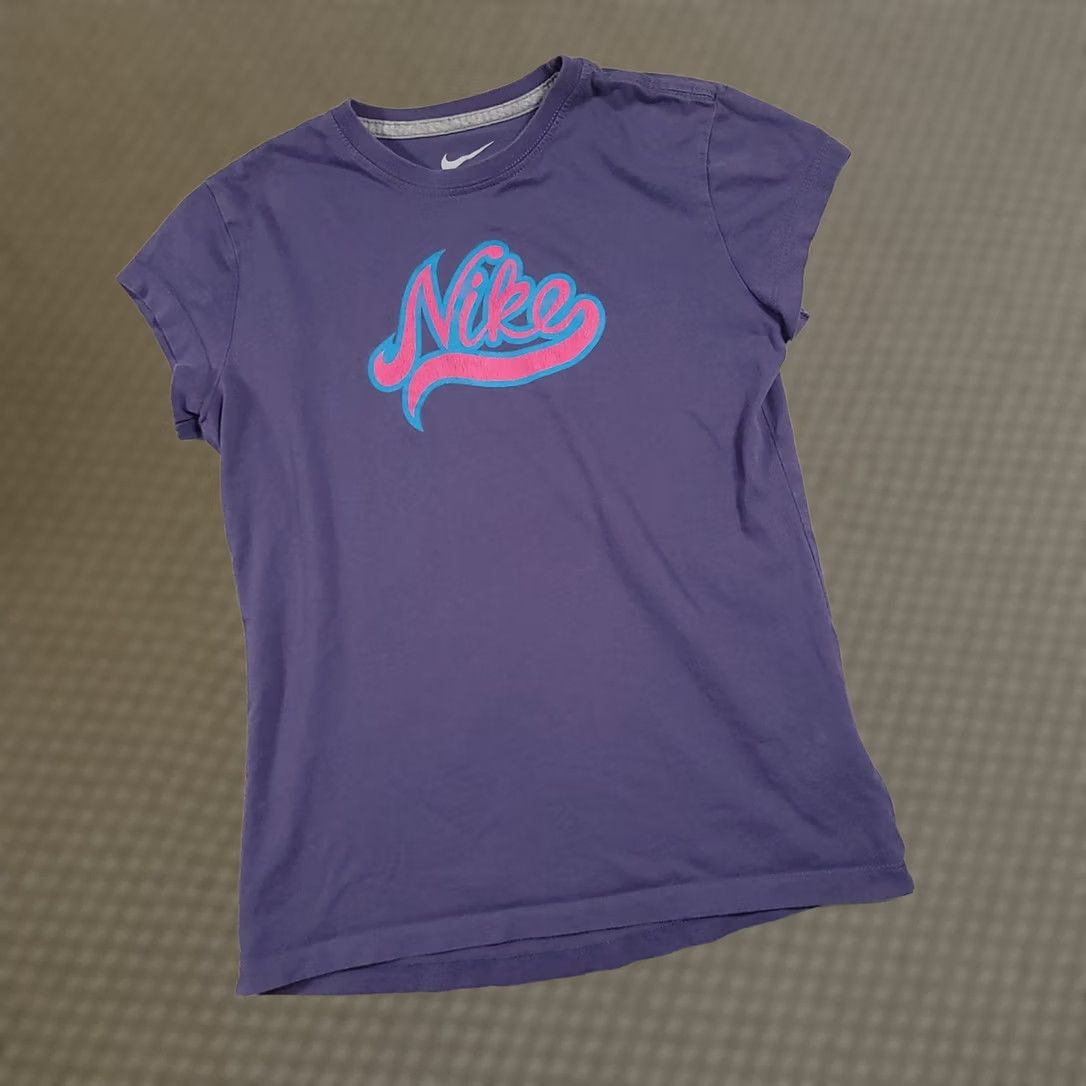 Nike VINTAGE Nike Shirt Womens Medium Purple Blue Pink Script Graphic Athletic Tee T-Shirt Size M / US 6-8 / IT 42-44 - 1 Thumbnail