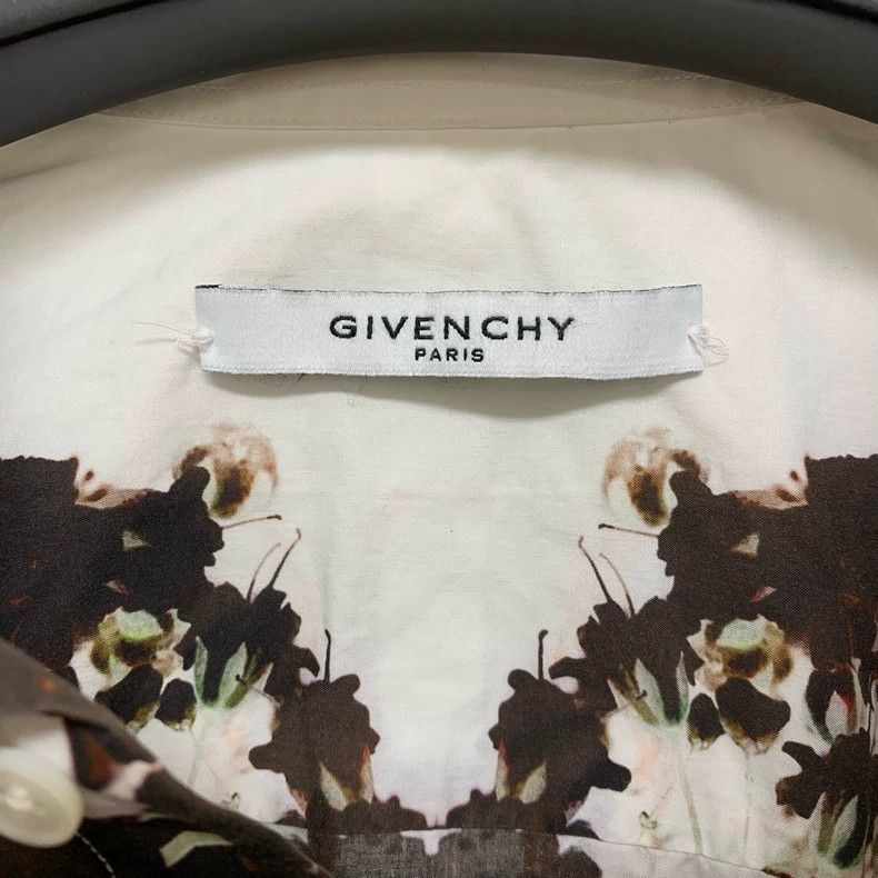Givenchy Givenchy Size 39White Constellation Shirt 2506-Nextarrow Size US XL / EU 56 / 4 - 6 Thumbnail