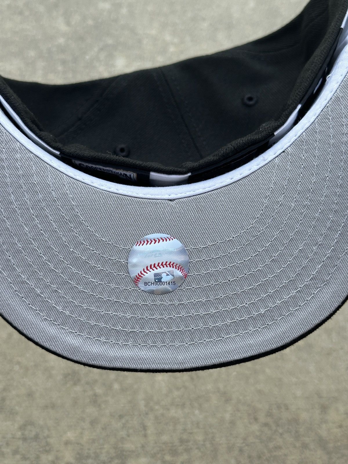 MLB × New Era Chicago White Sox NBA Crossover Script Two Tone Fitted 7 1/4 Size ONE SIZE - 3 Thumbnail