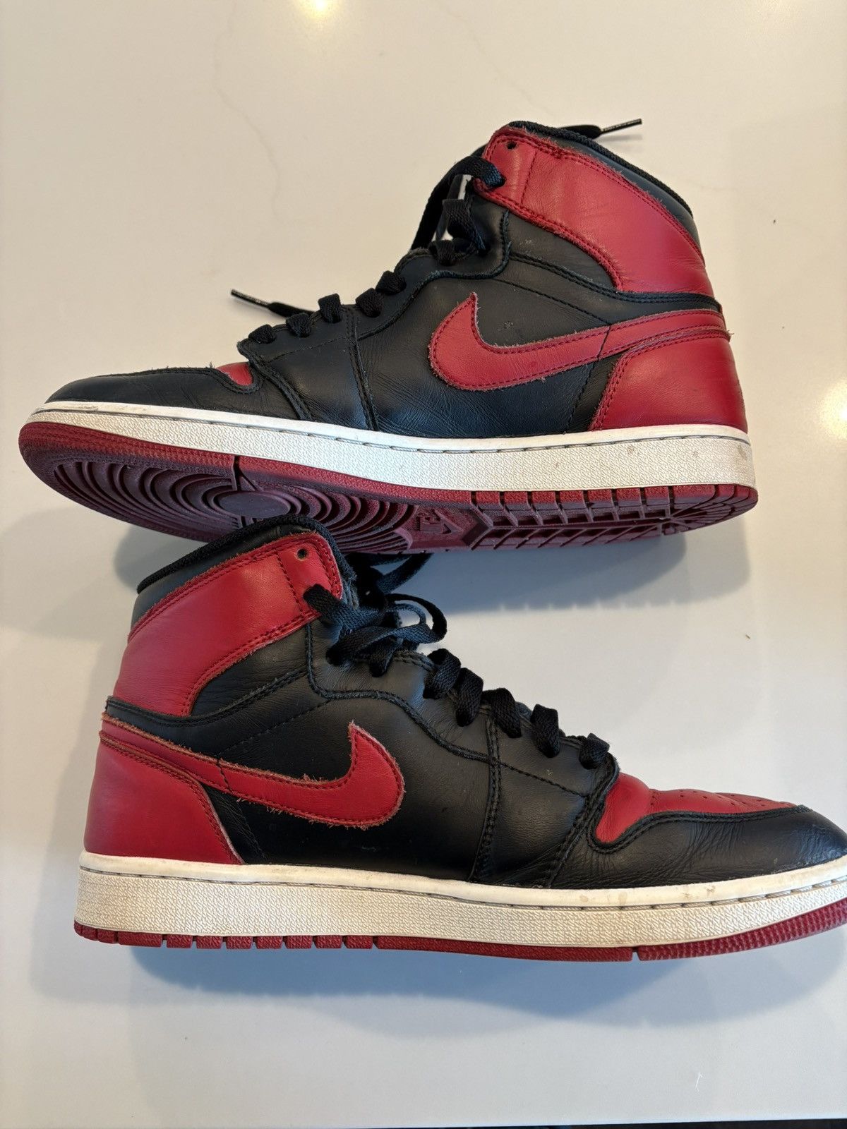 Nike Air Jordan 1 Retro OG Bred Size US 10 / EU 43 - 2 Thumbnail