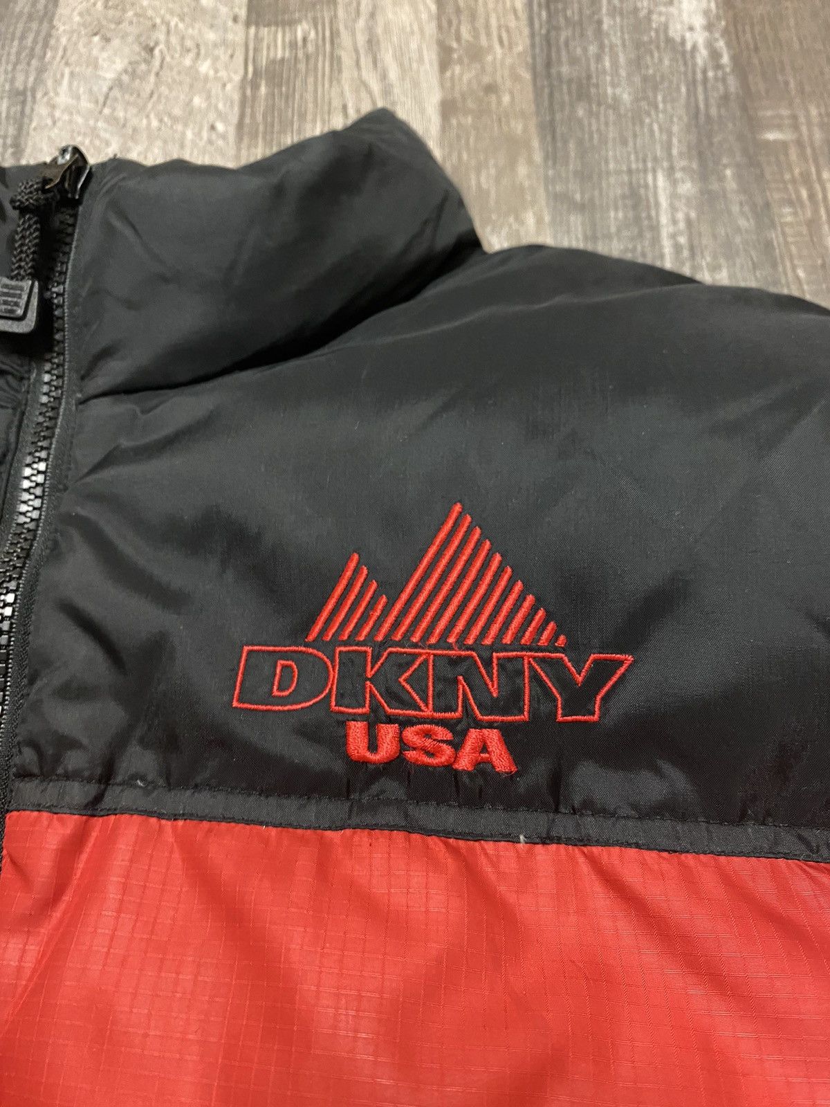 DKNY × Vintage Vintage 90’s DKNY USA Puffer Jacket Zip Up Y2K TNF Size US M / EU 48-50 / 2 - 2 Thumbnail