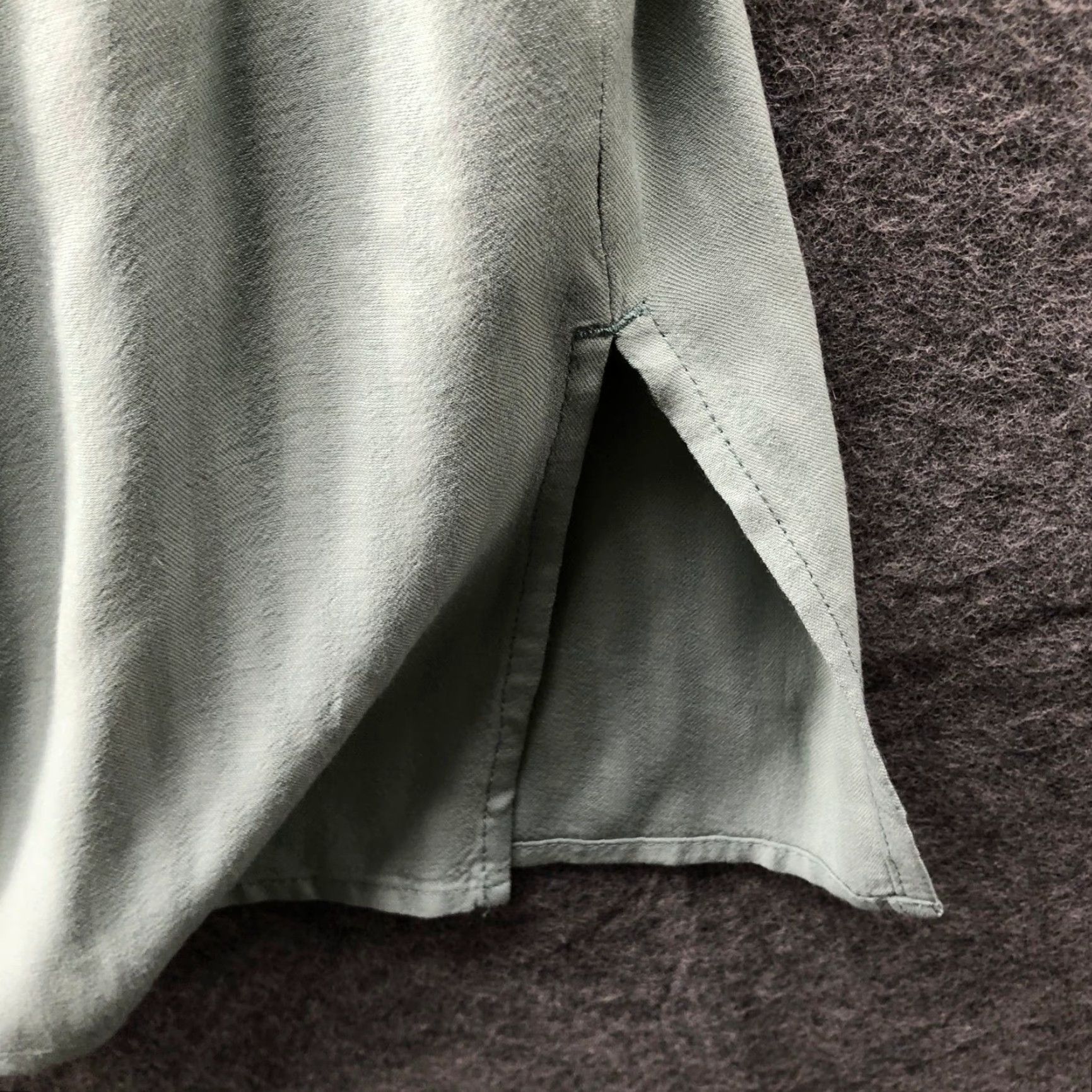 J. Jill J Jill Pintuck Pleat Tunic Blouse Womens M Sage Green Long Sleeve Split Neck V-Neck Relaxed Fit Size M / US 6-8 / IT 42-44 - 6 Thumbnail