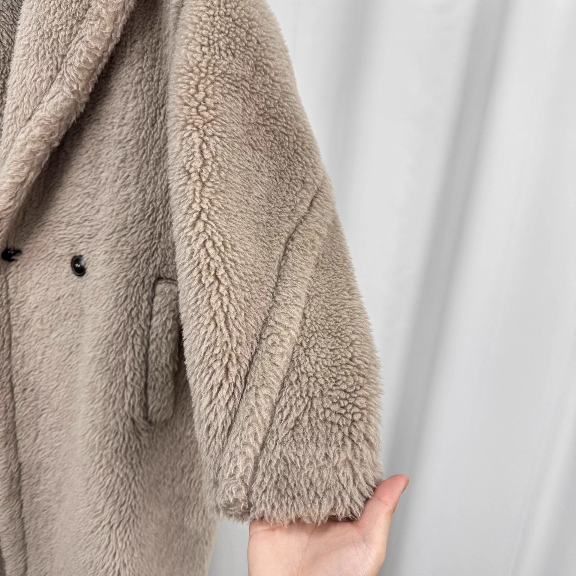 Max Mara Maxmara Sand Teddy Coat S MINT Size S / US 4 / IT 40 - 4 Thumbnail