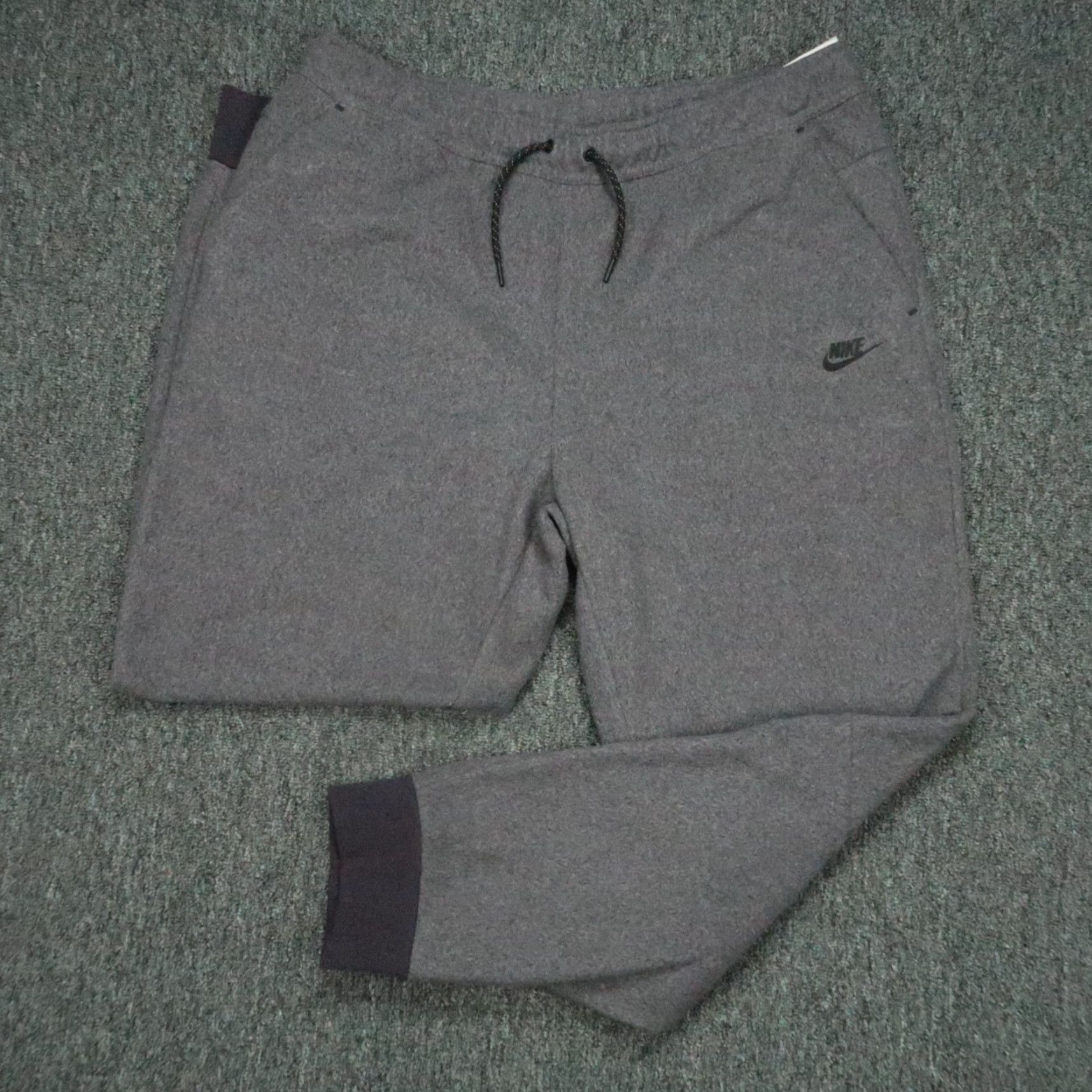 Nike Nike Pants Mens 2XL Purple Tech Fleece Jogger NWT Classic Nike Tech Fleece Pants for Men Size US 39 - 2 Thumbnail