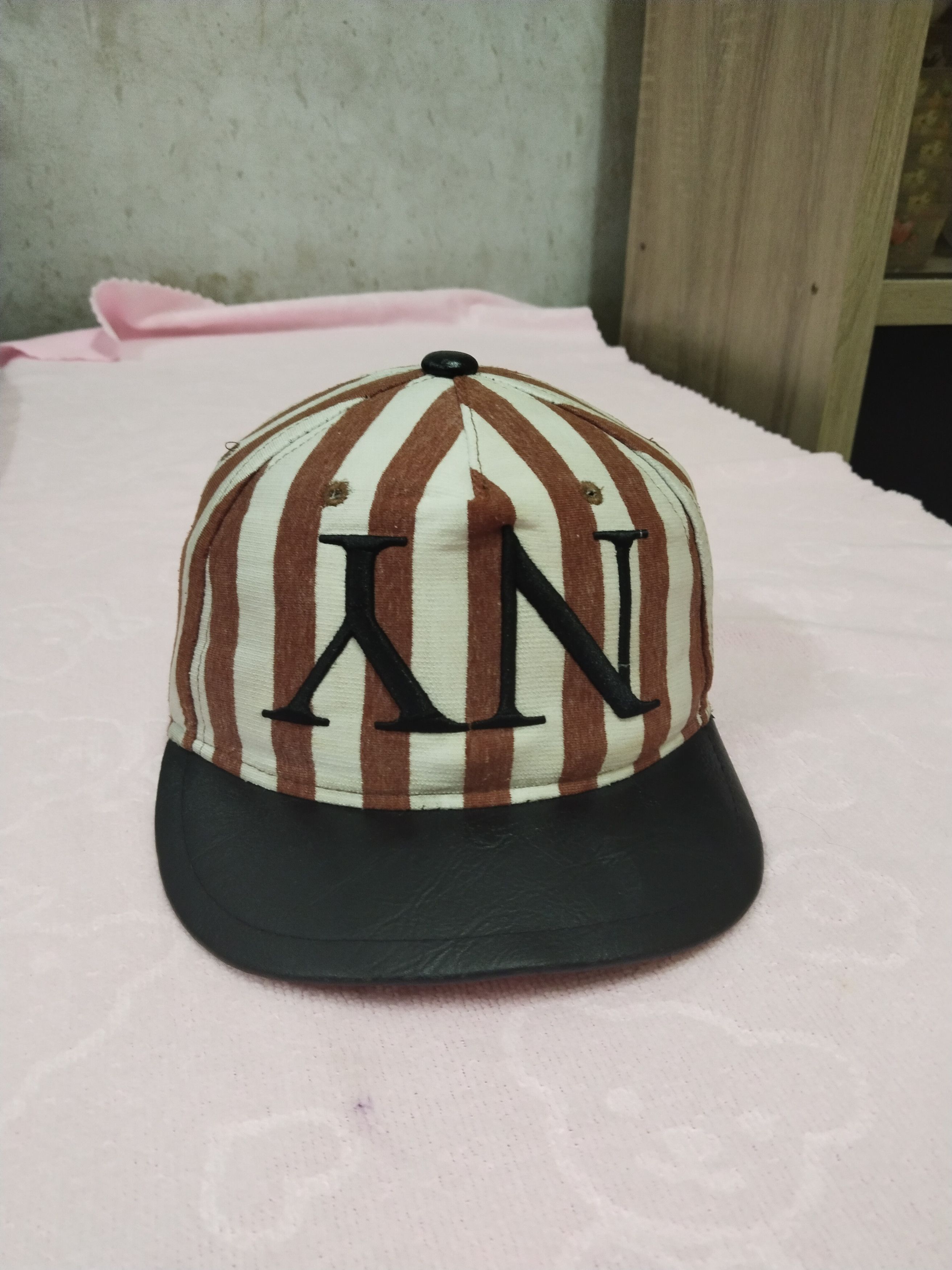 Japanese Brand RARE NY UPSIDE DOWN LETTER SHORT BRIM CAP Size ONE SIZE - 1 Thumbnail