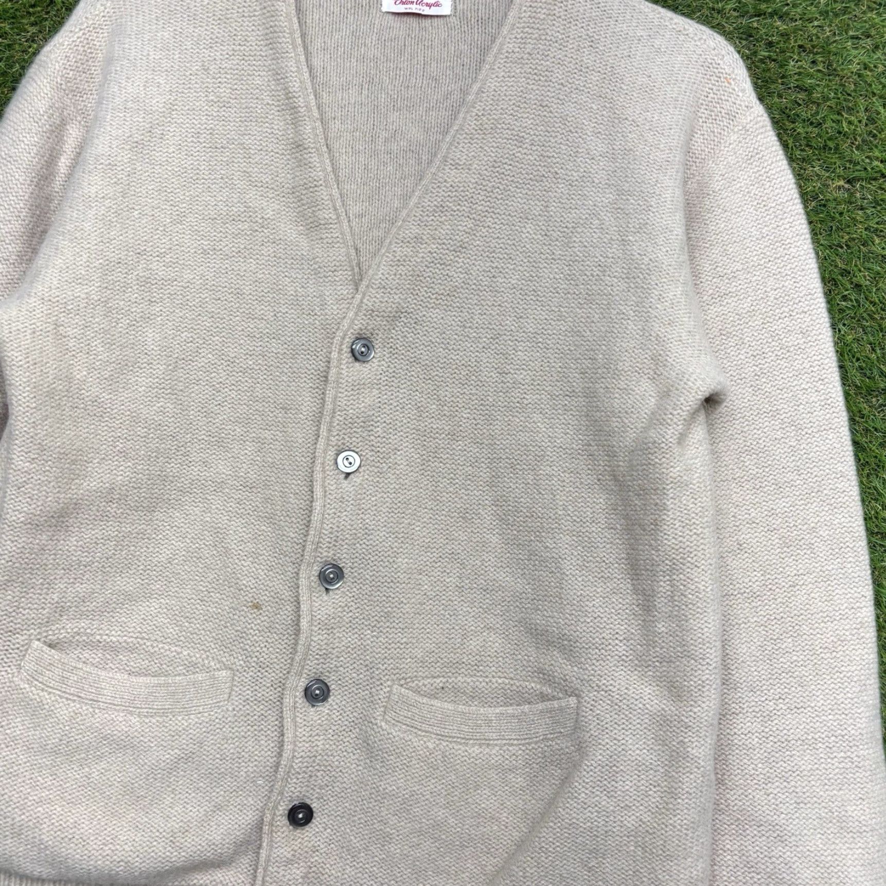 Vintage VINTAGE Alpaca Cardigan Sweater Womens Medium Beige Button Long Sleeve V-Neck Knit Grandmacore Classic Winter Fall Size M / US 6-8 / IT 42-44 - 4 Thumbnail