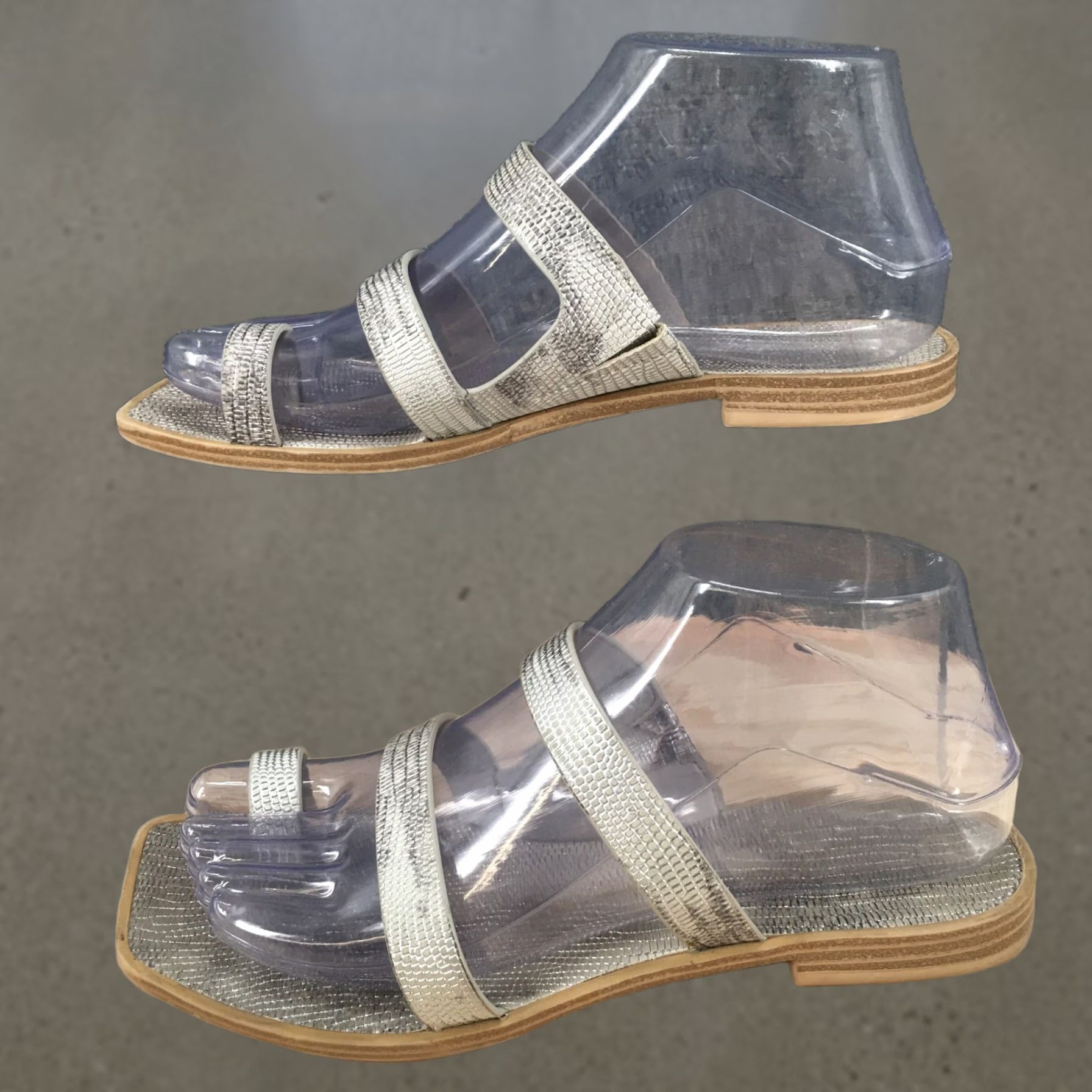 Dolce Vita Dolce Vita Sandals Isala Strappy Flats Comfort Gray Faux Leather Womens 6.5 Casual Flat Slip On Ring Pattern Solid 90s Decade? Size US 7 / IT 37 - 1 Thumbnail