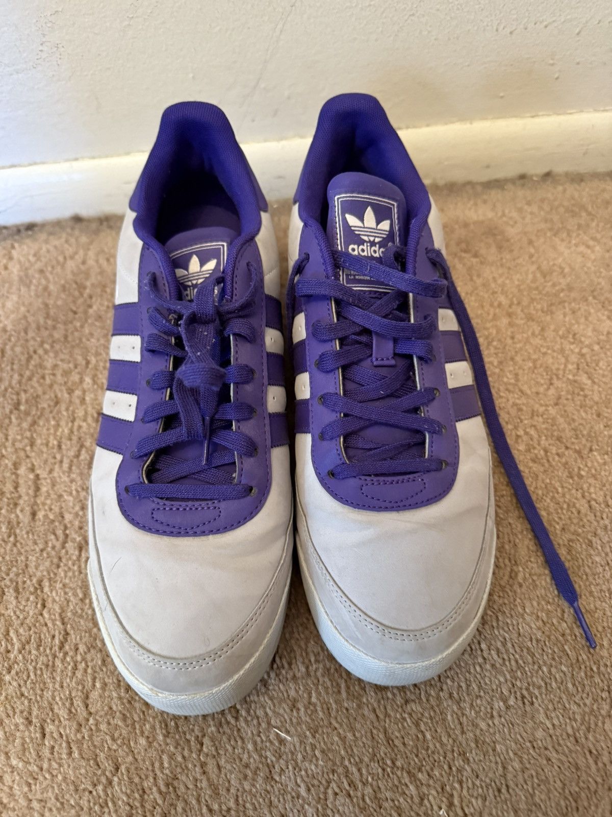 Adidas Adidas Shoes Size US 9.5 / EU 42-43 - 1 Thumbnail