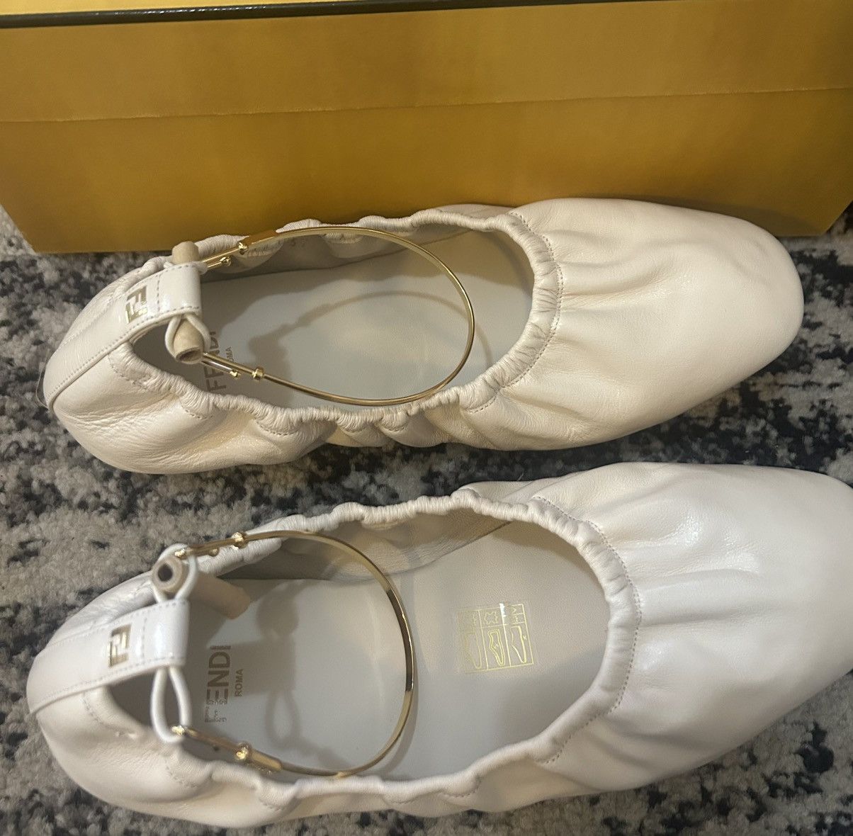 Fendi FENDI Filo Leather Ballerina Flat Shell Size 37 Size US 7 / IT 37 - 6 Thumbnail