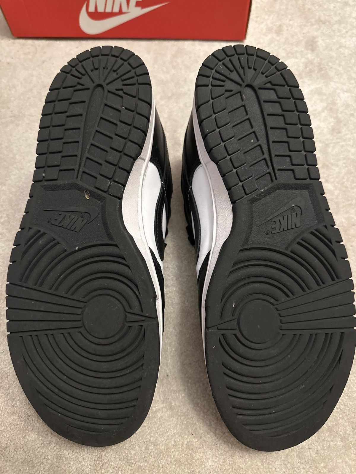 Nike Used Dunk Low ‘Panda’ Size US 9.5 / EU 42-43 - 5 Thumbnail