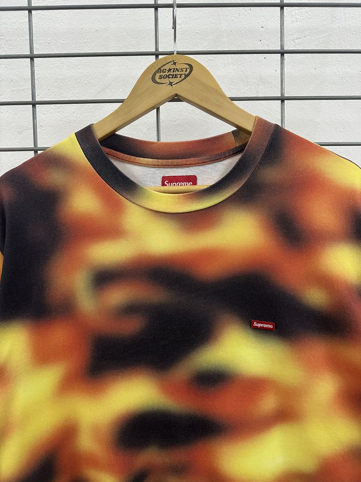 Supreme Rare And Beautiful Supreme SS23 Small Box Logo Flame Tee Size US L / EU 52-54 / 3 - 4 Thumbnail