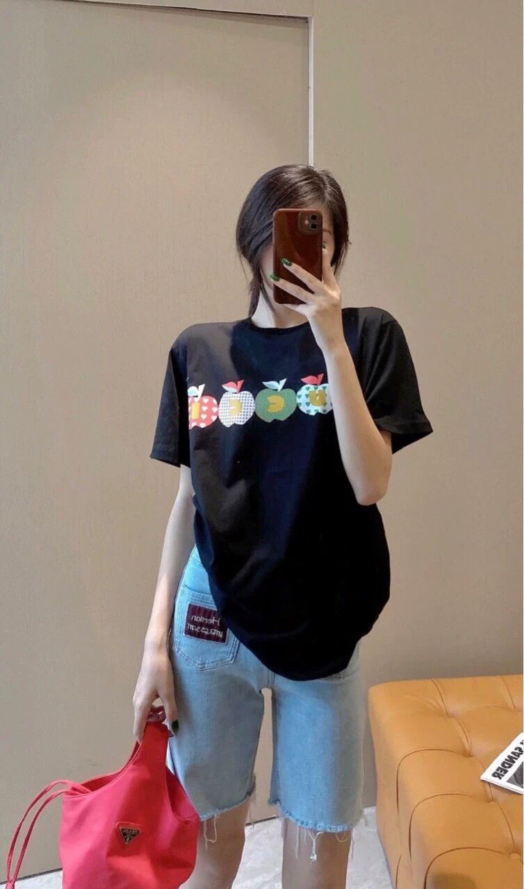 Gucci Gucci Logo letter apple print black cotton short-sleeved T- Size US L / EU 52-54 / 3 - 9 Thumbnail