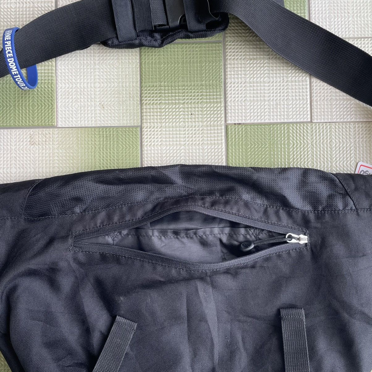 Asics × Vintage BLACK Y2K ASICS OVERSIZED CROSSBODY Size ONE SIZE - 18 Thumbnail