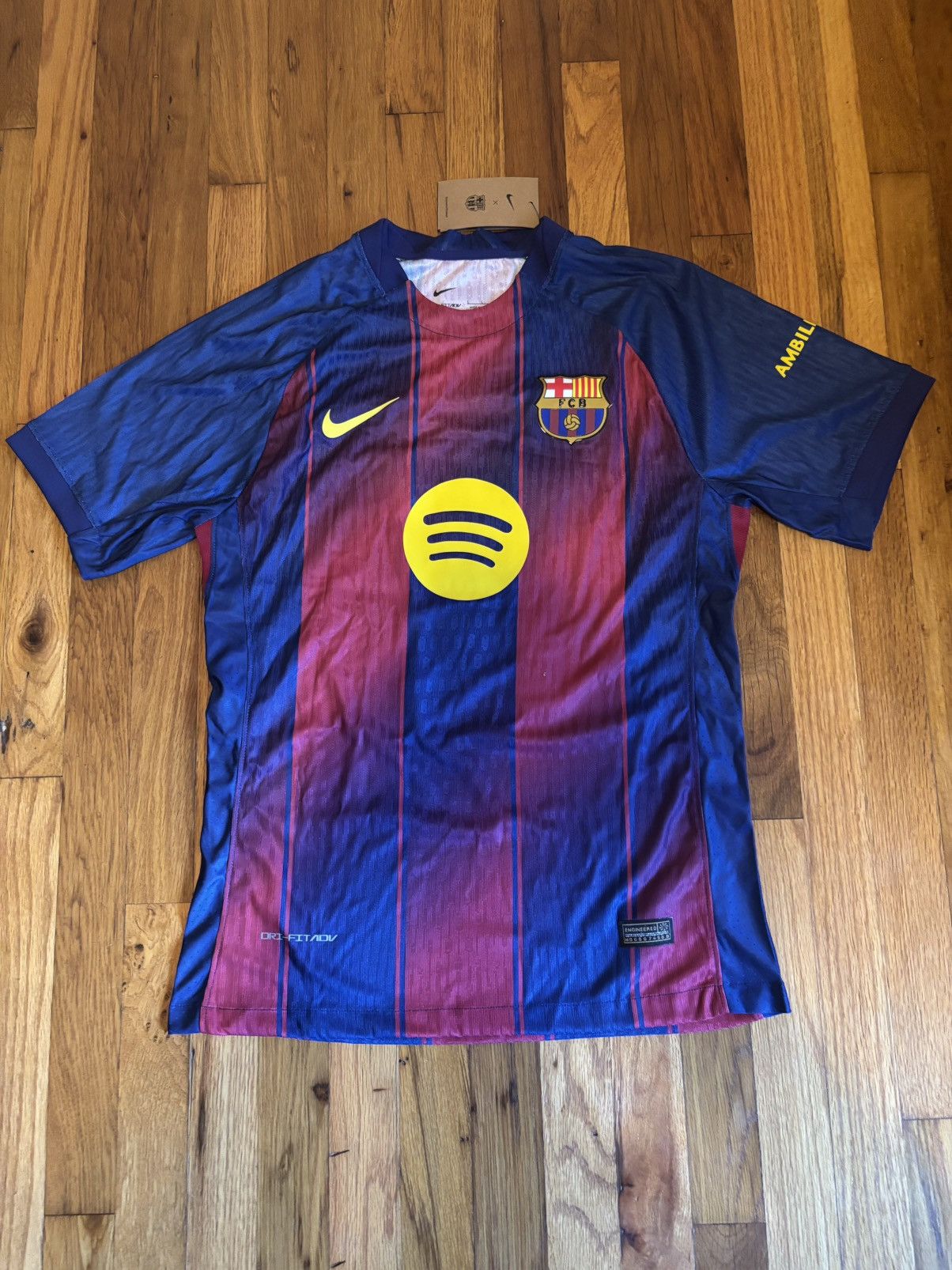 Nike 25/26 Barcelona Lamine Yamal Home Jersey Size US L / EU 52-54 / 3 - 1 Thumbnail