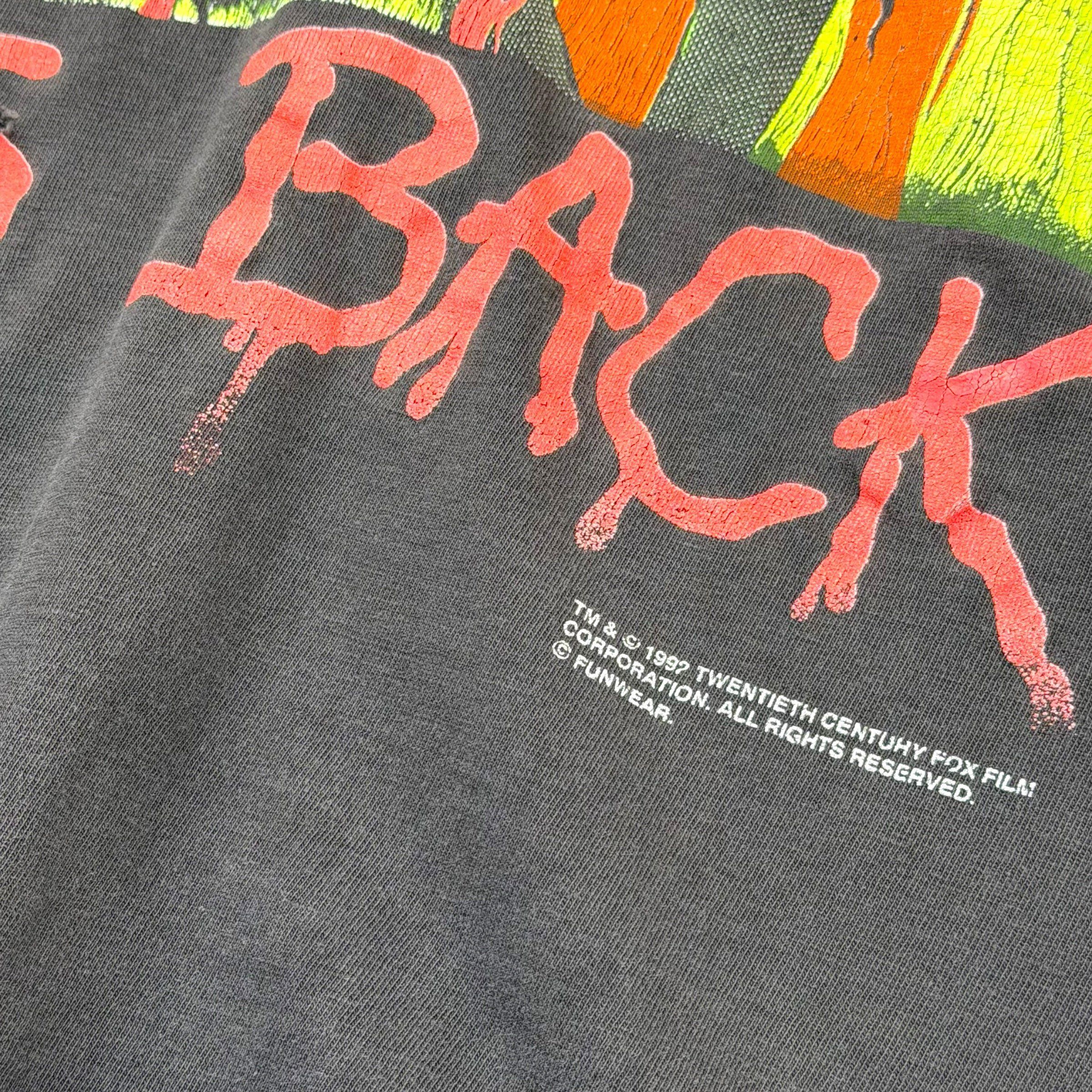 Vintage Vintage 1992 Alien 3 She's Back Tee XL Size US XL / EU 56 / 4 - 4 Thumbnail