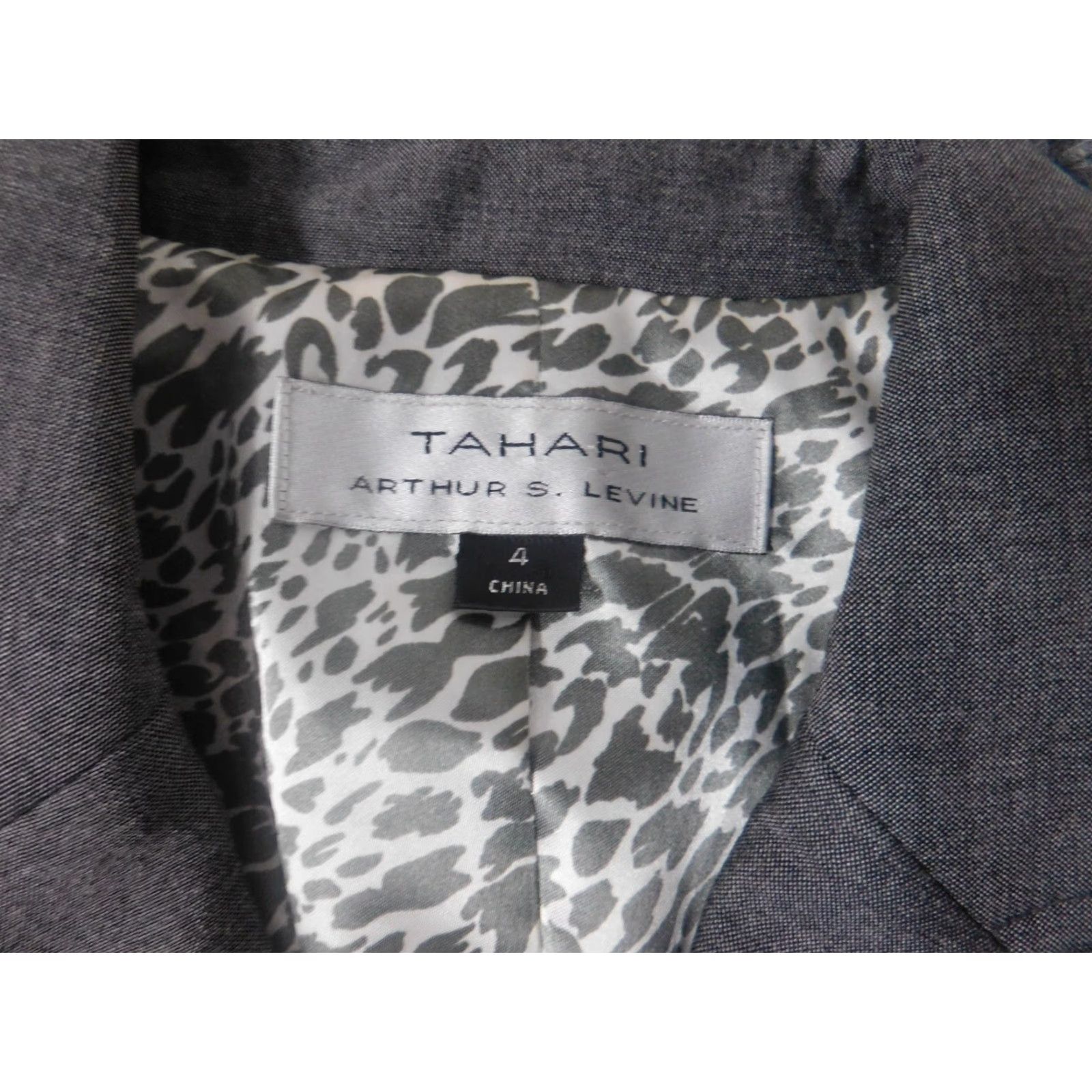 Vintage Tahari ASL Womens Jacket Blazer 4 Gray Three-button Classic Striped Polyester Rayon Lightweight Long Sleeve Middle Length Women Mens? Size S / US 4 / IT 40 - 4 Thumbnail