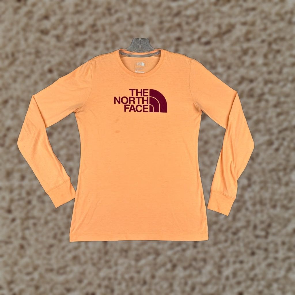 The North Face The North Face Shirt Women Small Petite Orange Long Sleeve Crew Poly Blend Size S / US 4 / IT 40 - 1 Thumbnail