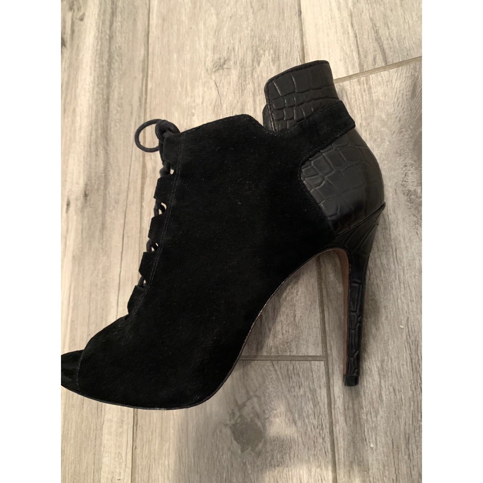 Vintage VINTAGE Pour La Victoire Vionne Lace-Up Peep-Toe Suede Embossed Black Ankle Booties 8.5 Women Modern Pump Heel 4 in+ Stiletto Size US 9 / IT 39 - 2 Thumbnail