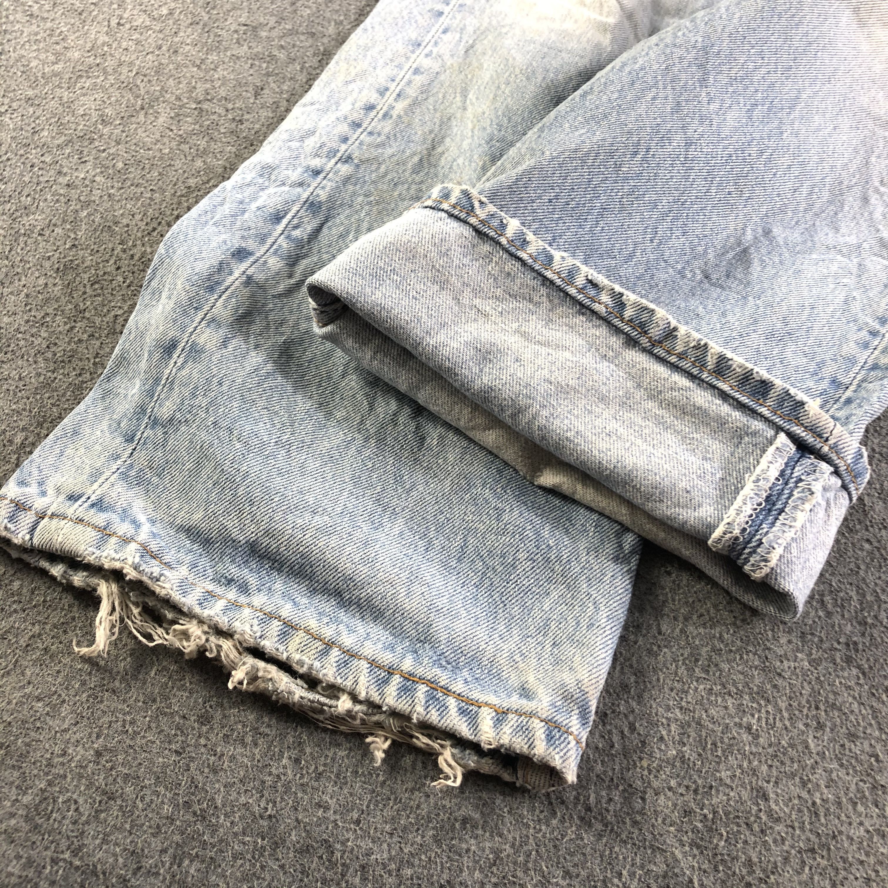 Levi's 90s Vintage Light Wash Levis 501 Jeans-J3738 Size US 34 / EU 50 - 7 Thumbnail