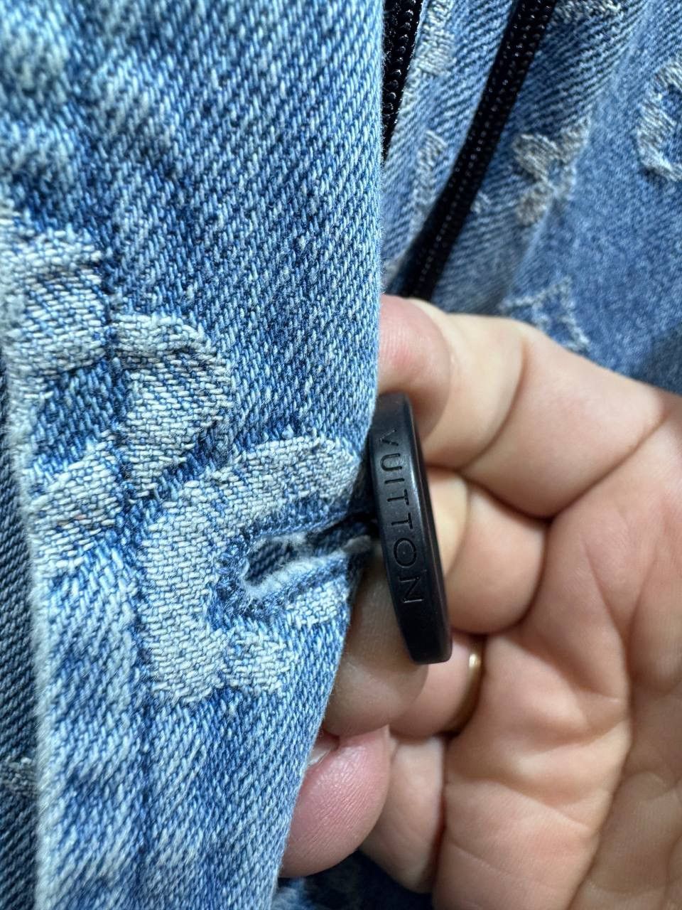 Louis Vuitton Louis Vuitton x Supreme Jacquard Denim N-3B Parka Size US L / EU 52-54 / 3 - 22 Thumbnail