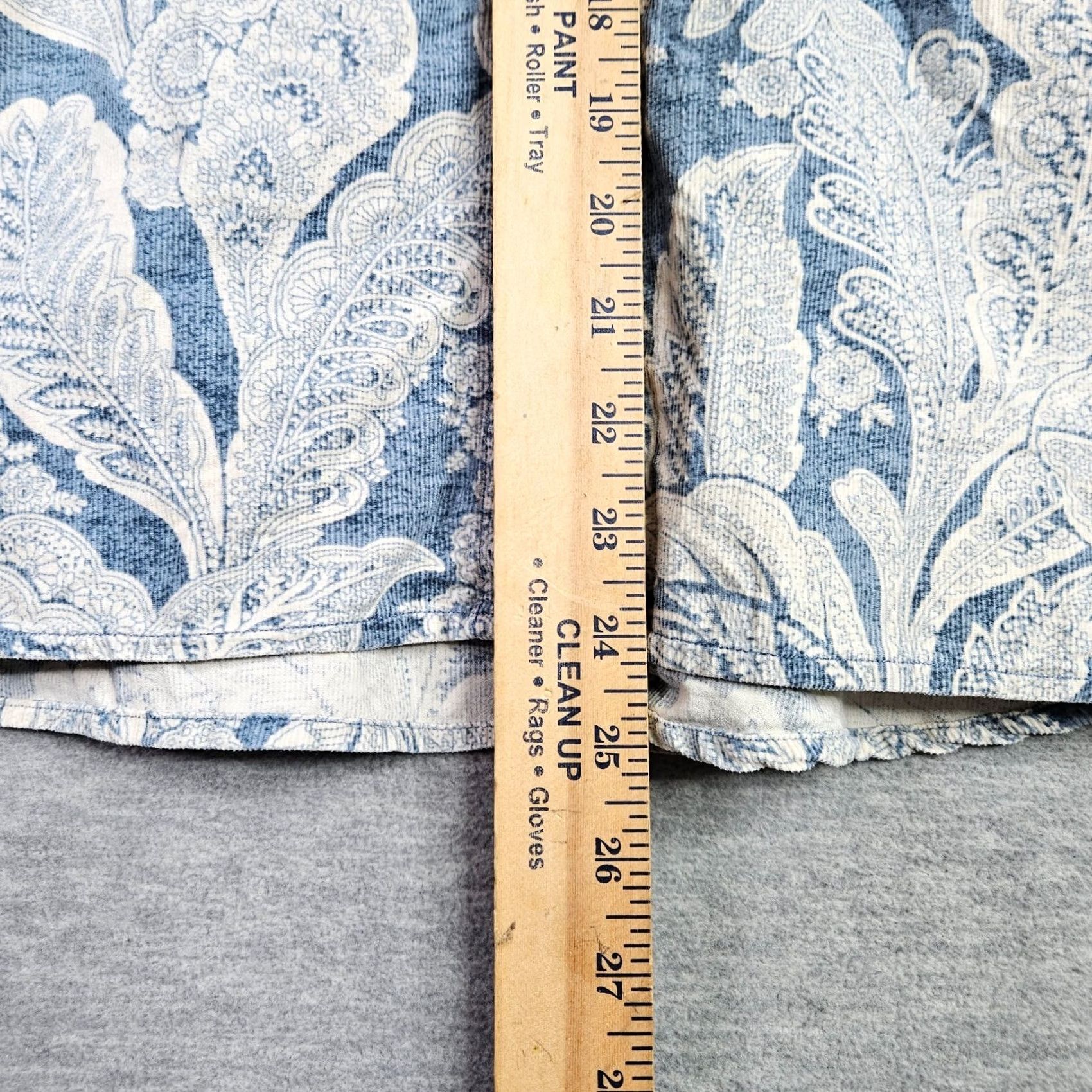 Anthropologie VINTAGE Anthropologie Pilcro Blue White Paisley Corduroy Button Front Shirt Sz S Womens Size S / US 4 / IT 40 - 4 Thumbnail