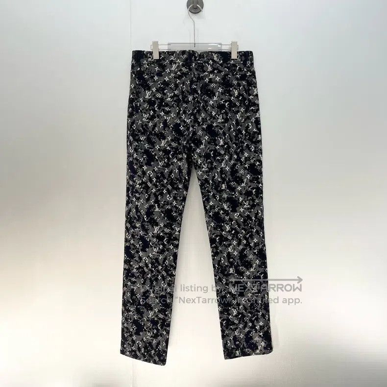 Louis Vuitton Louis Vuitton Old flower flocked full-print old flower tro Size US 34 / EU 50 - 2 Thumbnail