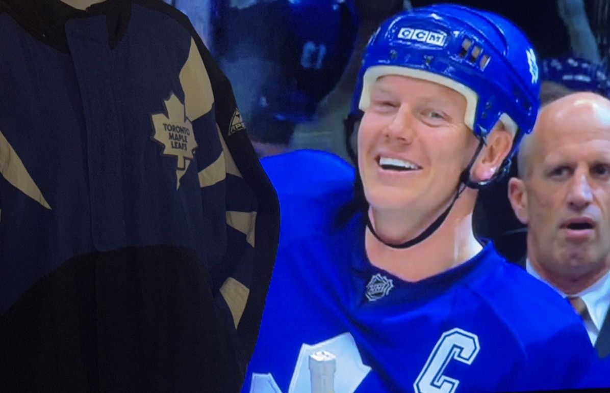 Apex One × NHL Maple leafs vintage jacket apex one XL Size US XL / EU 56 / 4 - 3 Thumbnail