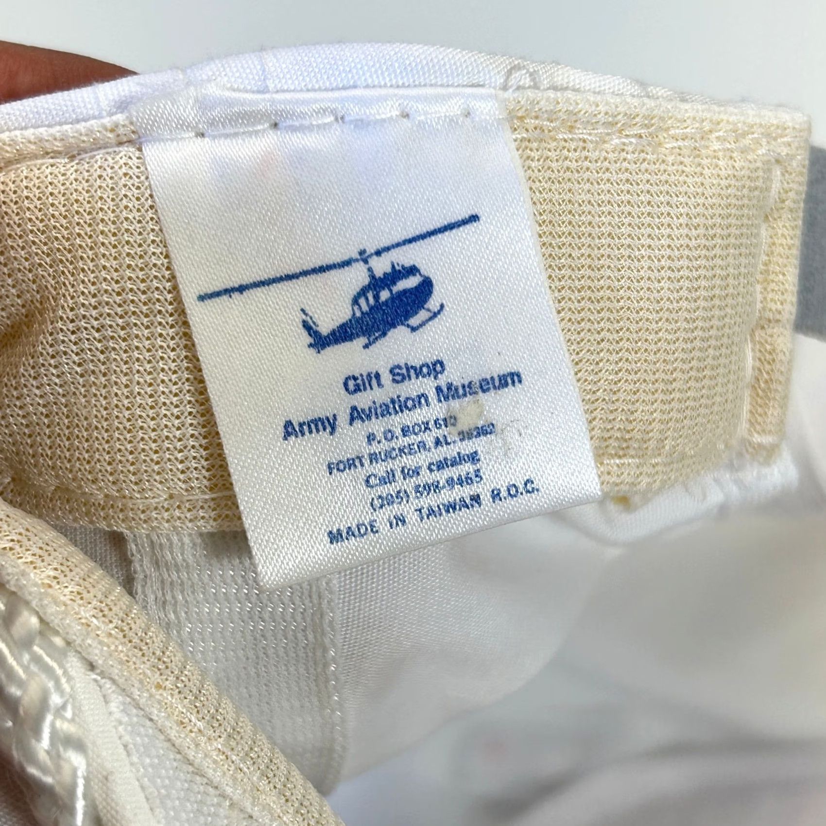 Vintage VINTAGE Unbranded US Army Eagle Crest Strapback Trucker Hat White Officer USA Military Adult One Size Adjustable Cap Size ONE SIZE - 8 Thumbnail