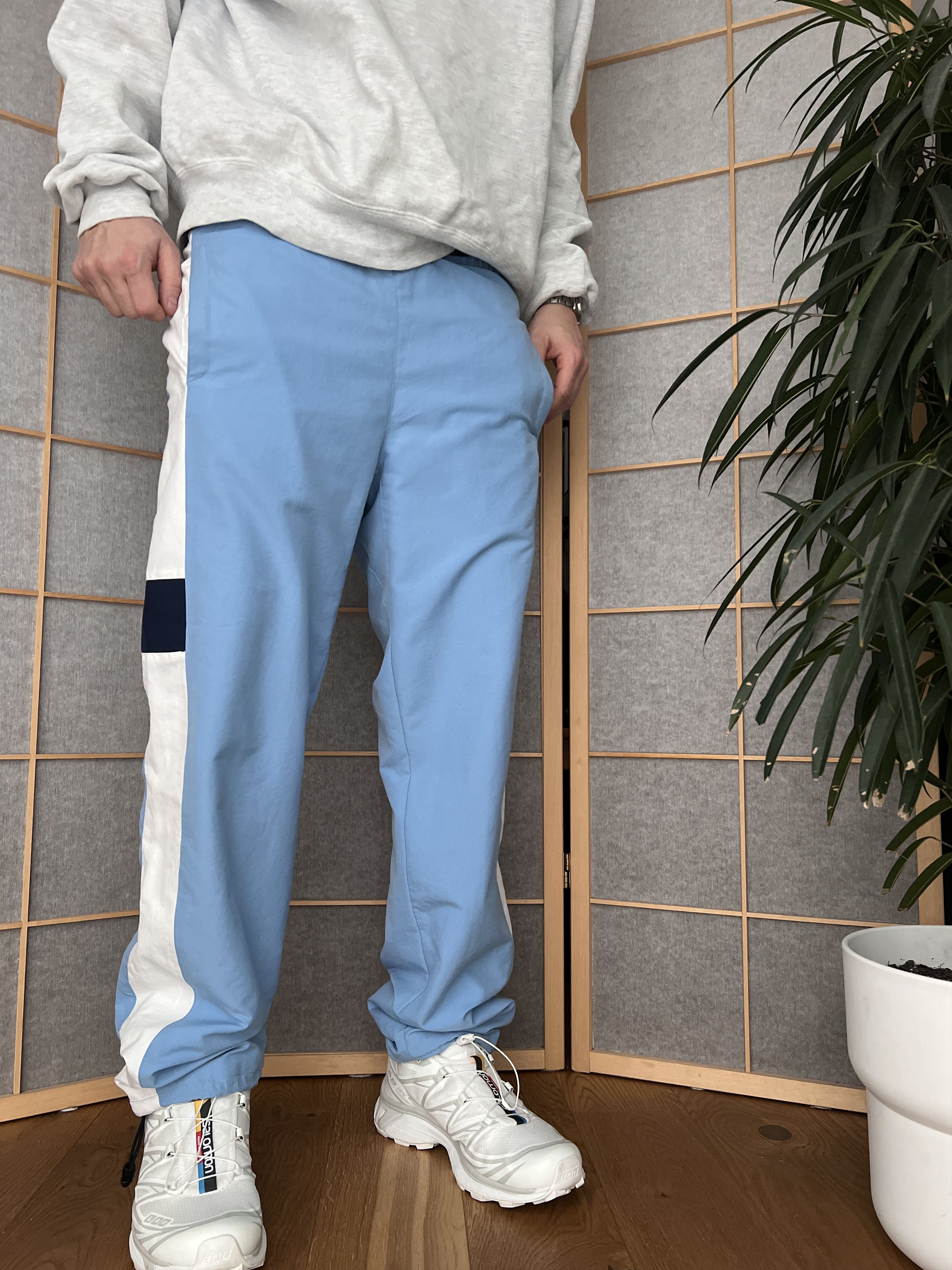 Nike Nike vintage 2000s baby blue track pants nylon joggers rare Size US 32 / EU 48 - 10 Thumbnail
