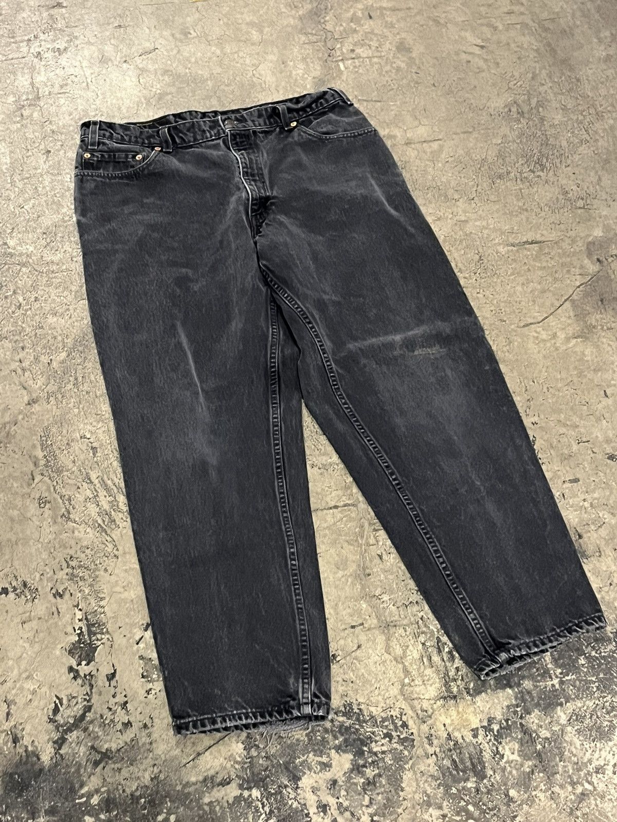 Levi's × Vintage Vintage Levi’s 560 loose fit jeans Size US 36 / EU 52 - 4 Thumbnail