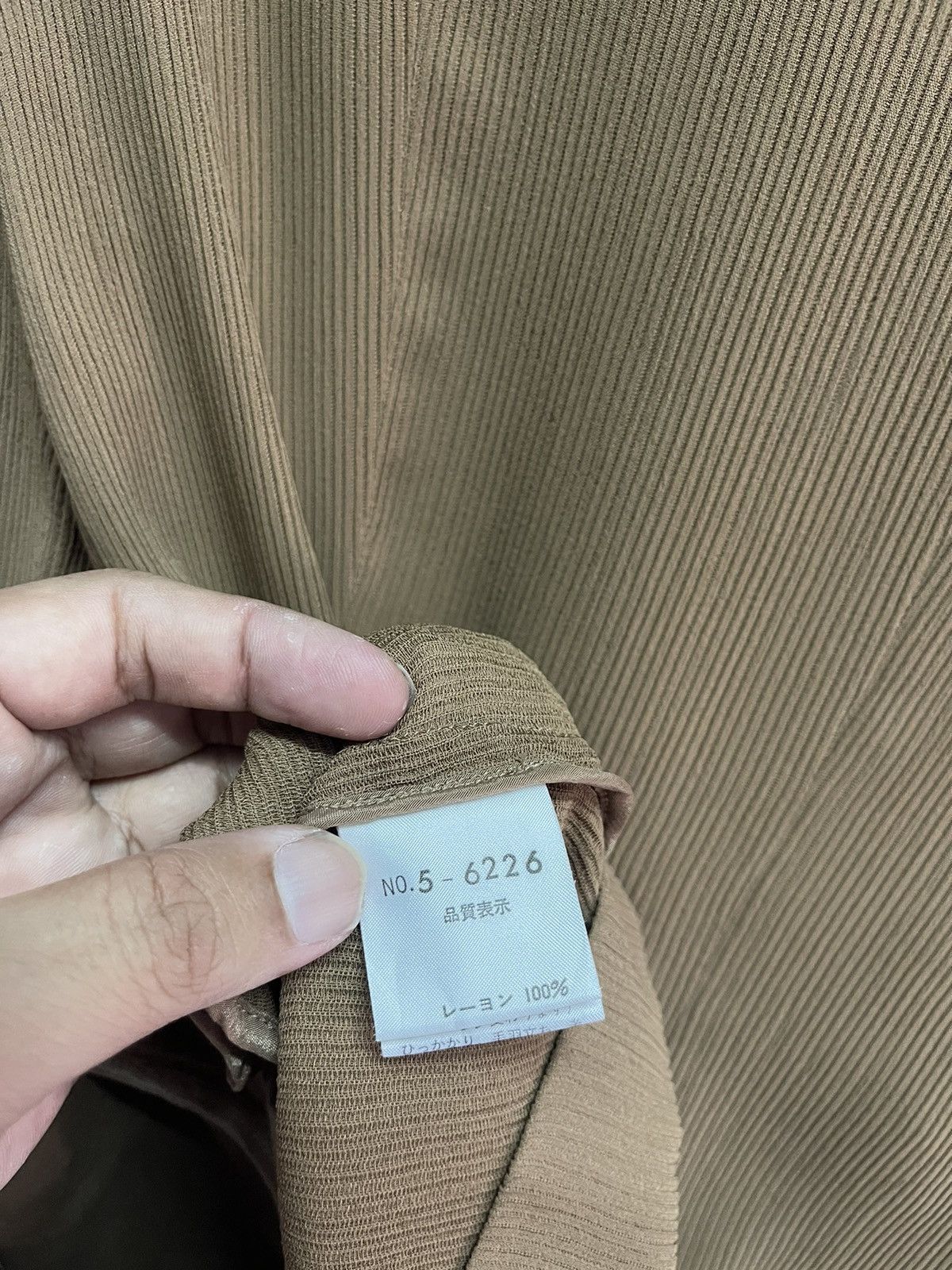 Japanese Brand VINTAGE KEIKO KISHI NOSH PLEAT PLEASE FABRIC COAT Size M / US 6-8 / IT 42-44 - 5 Thumbnail