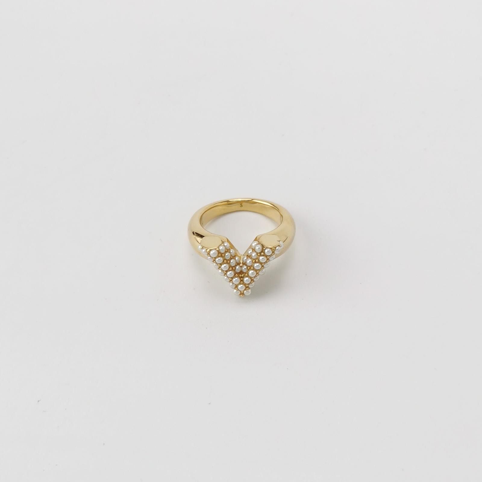 Louis Vuitton Louis Vuitton (LV) Essential V Imitation Pearl V Logo Ring Size ONE SIZE - 2 Thumbnail