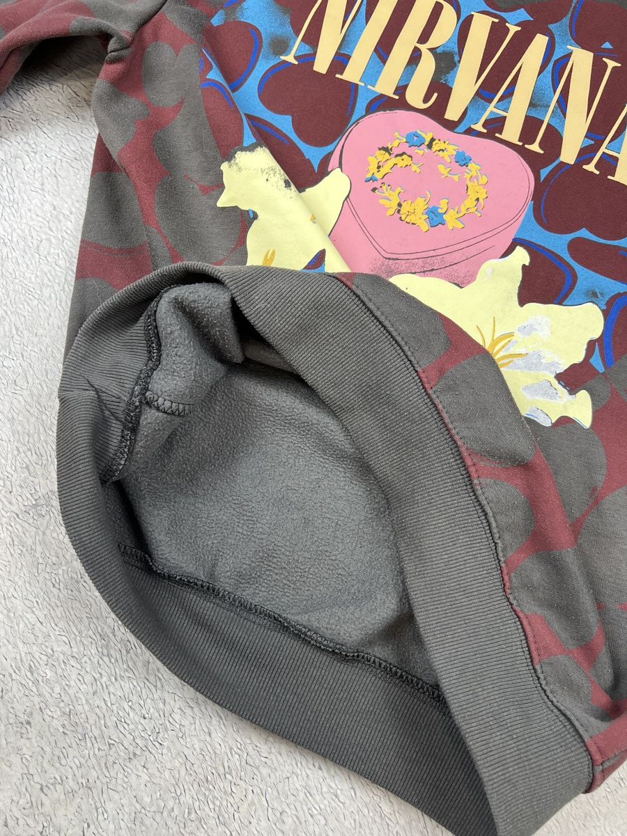 Band Tees Vintage Nirvana - Heart Shaped Box Sweater Size US L / EU 52-54 / 3 - 4 Thumbnail