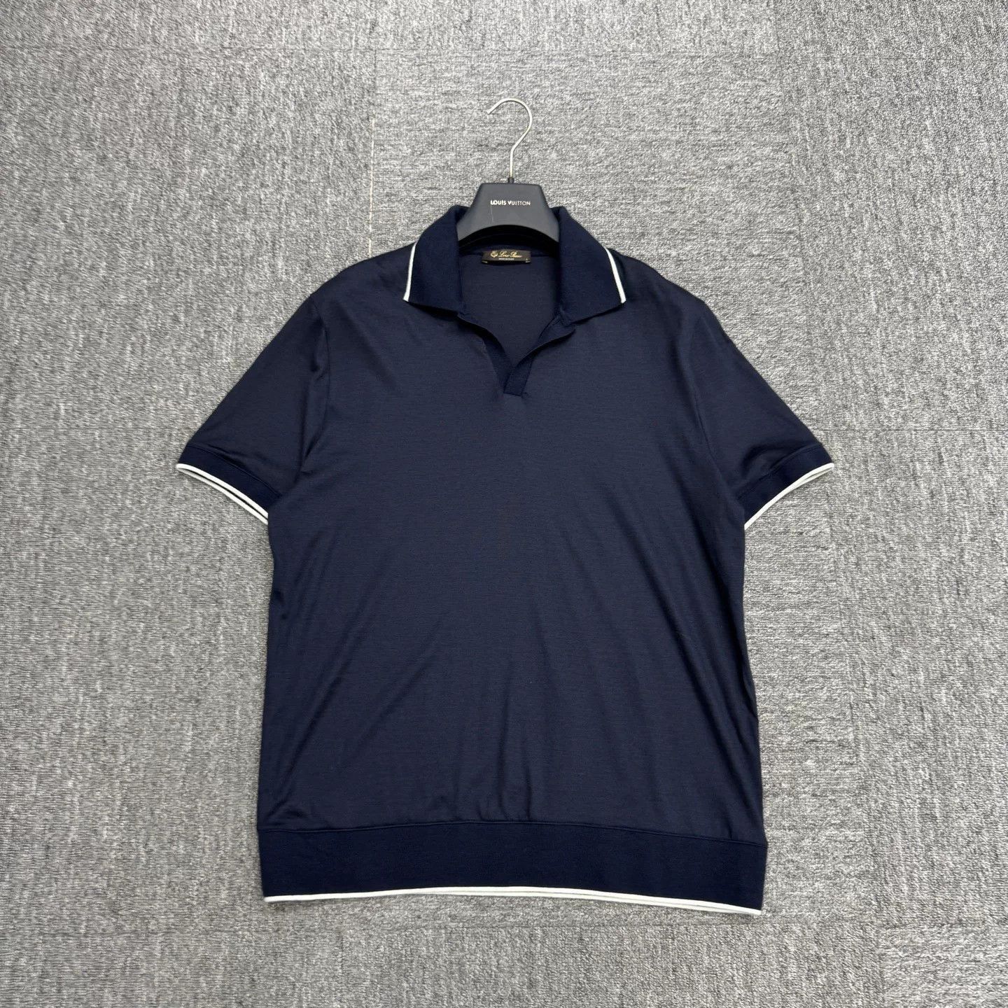Loro Piana navy blue wool short sleeve knit. Size US L / EU 52-54 / 3 - 1 Thumbnail