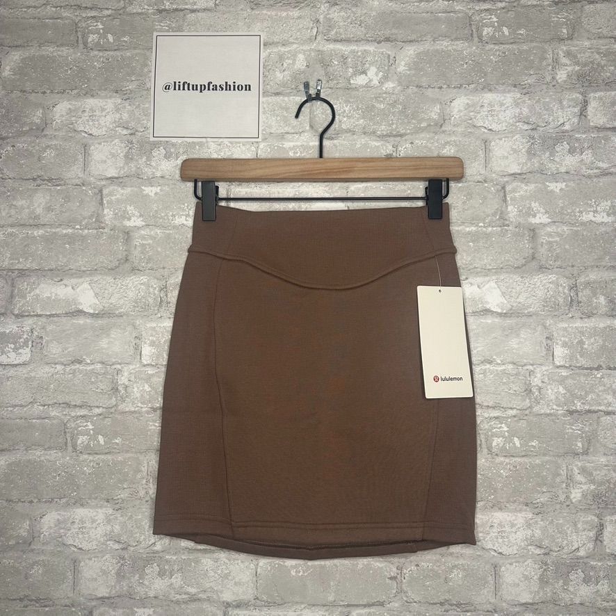 Lululemon Lululemon Scuba High Rise Mini Skirt NWT Size Small (TPTC) Size 28" / US 6 / IT 42 - 1 Thumbnail